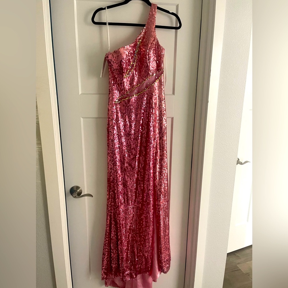 Pink sequins Prom dress. New with tag